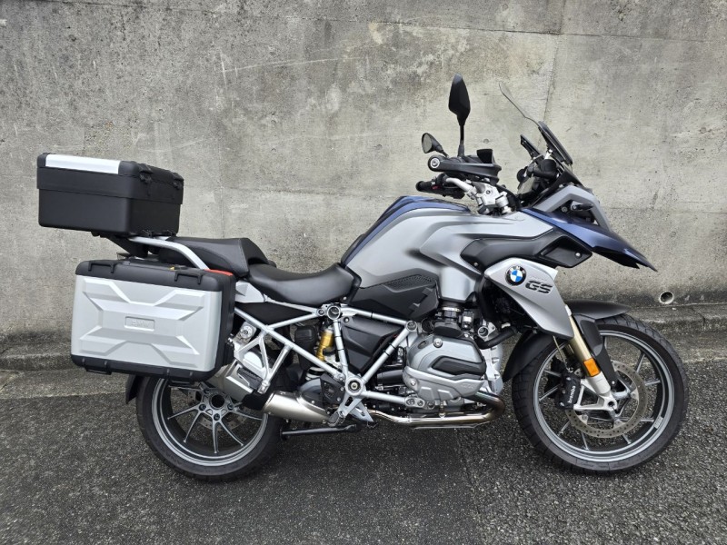 BMW R1200GS LC Adventure bike go anywhere